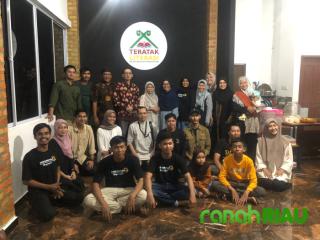Teratak Literasi gelar Diskusi dan Buka bersama, dihadiri oleh Balai Bahasa dan Dipersip Riau